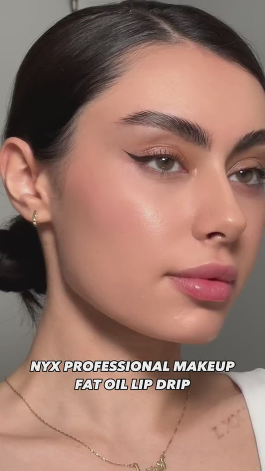 Hydrating tinted lip oil gloss